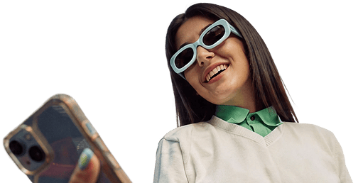 The girl sets a personal limit on payments through the Wallester app